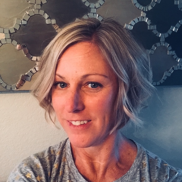 Meet your Posher, Beth - Picture 3 of 4